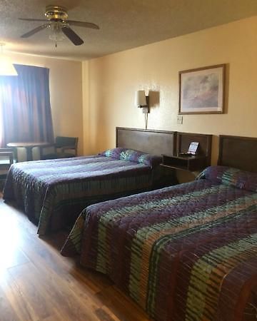 Luxury Inn Шаєнн Екстер'єр фото